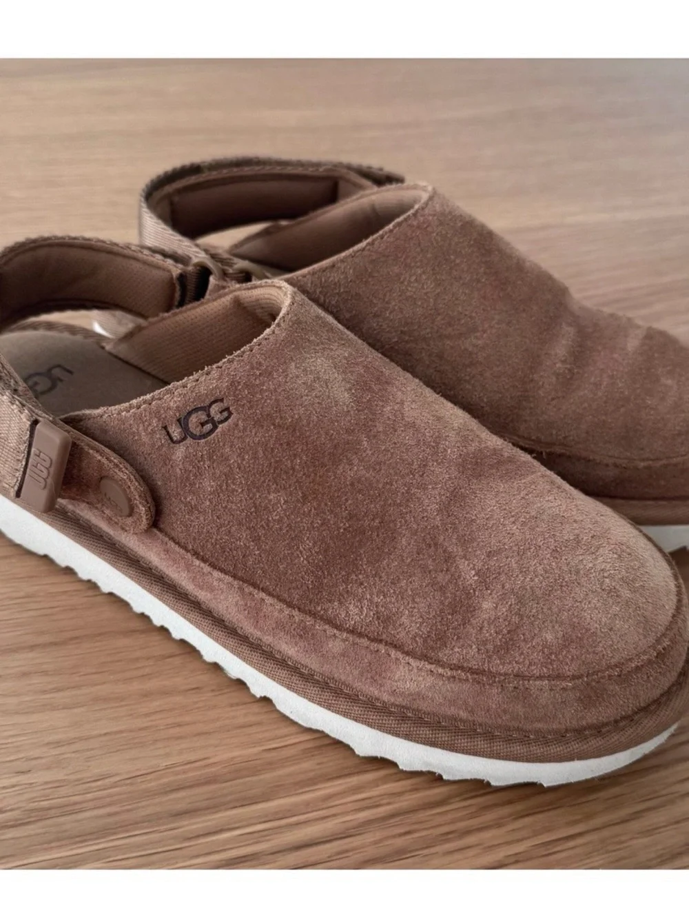 UGG Goldenstar clogs